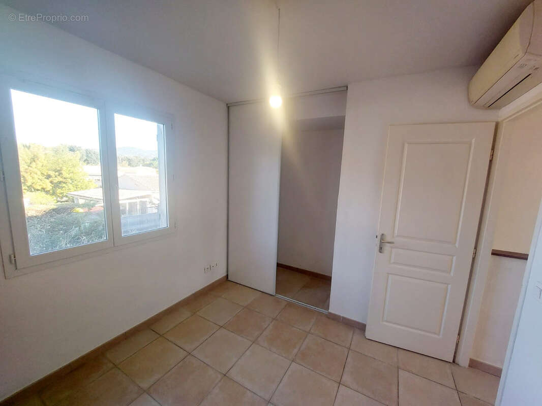 Appartement à BORMES-LES-MIMOSAS