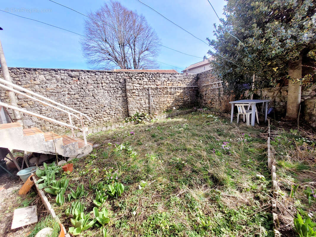 Maison à ROZIER-COTES-D&#039;AUREC