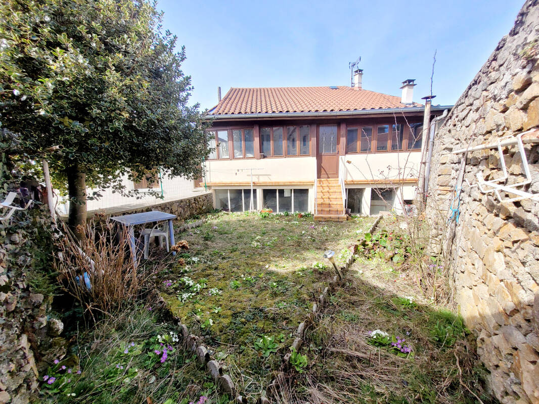 Maison à ROZIER-COTES-D&#039;AUREC