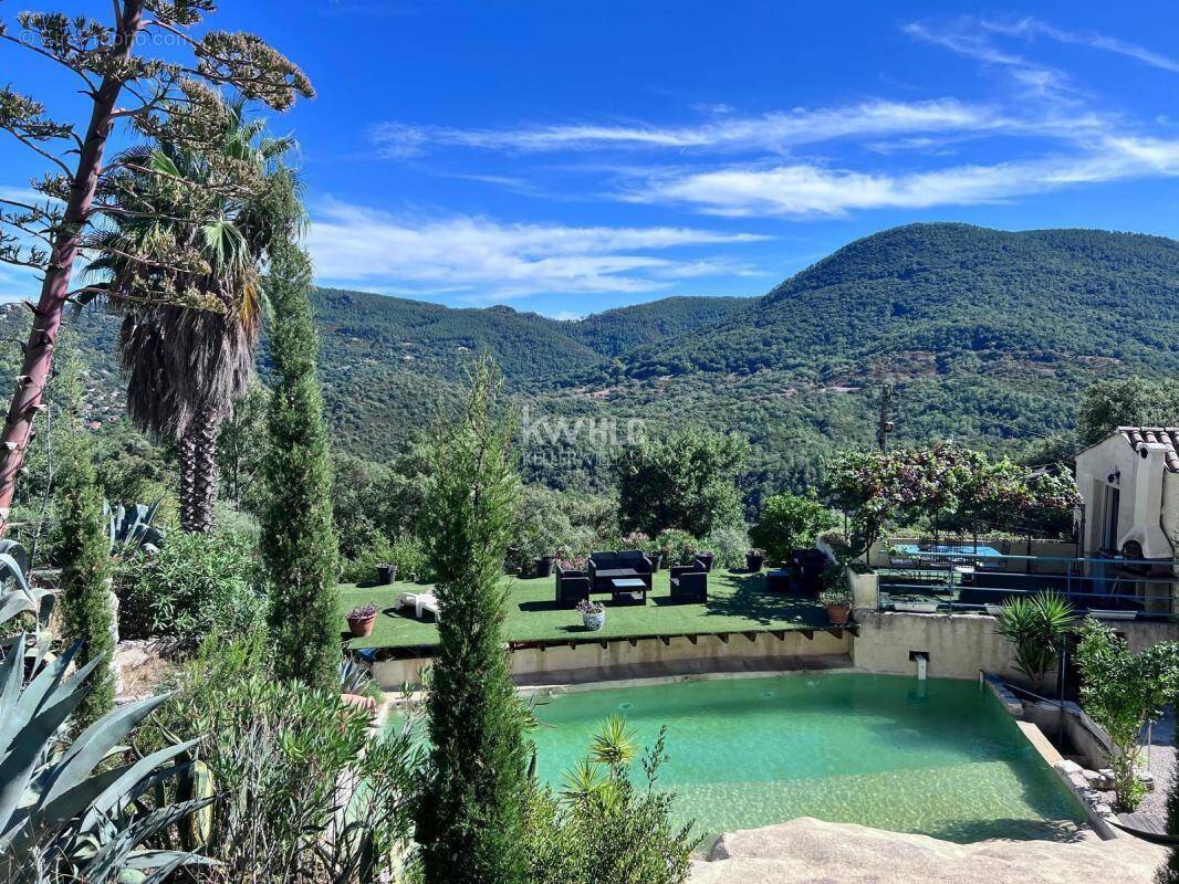 Maison à LES ADRETS-DE-L&#039;ESTEREL