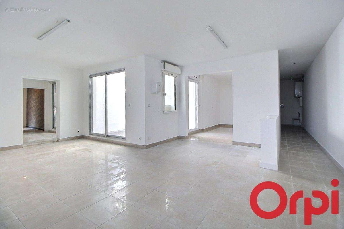 Commerce à MARSEILLE-15E