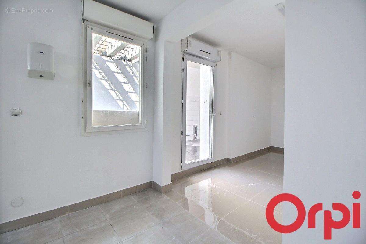 Commerce à MARSEILLE-15E