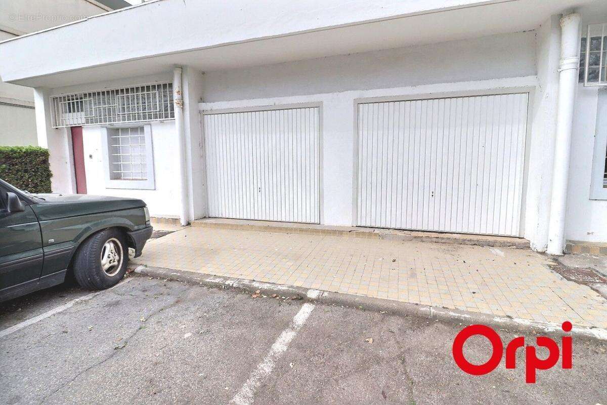 Commerce à MARSEILLE-15E