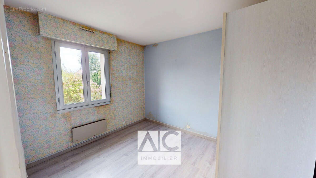 Maison à SAINT-NICOLAS-DU-PELEM