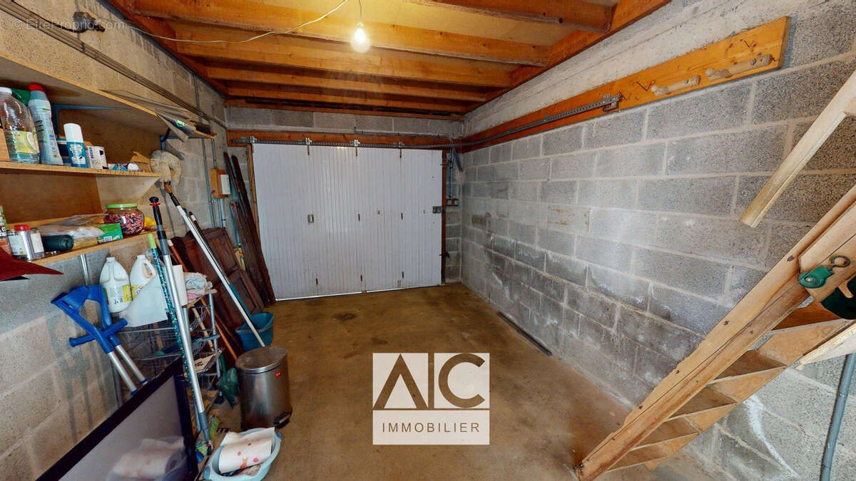 Maison à SAINT-NICOLAS-DU-PELEM