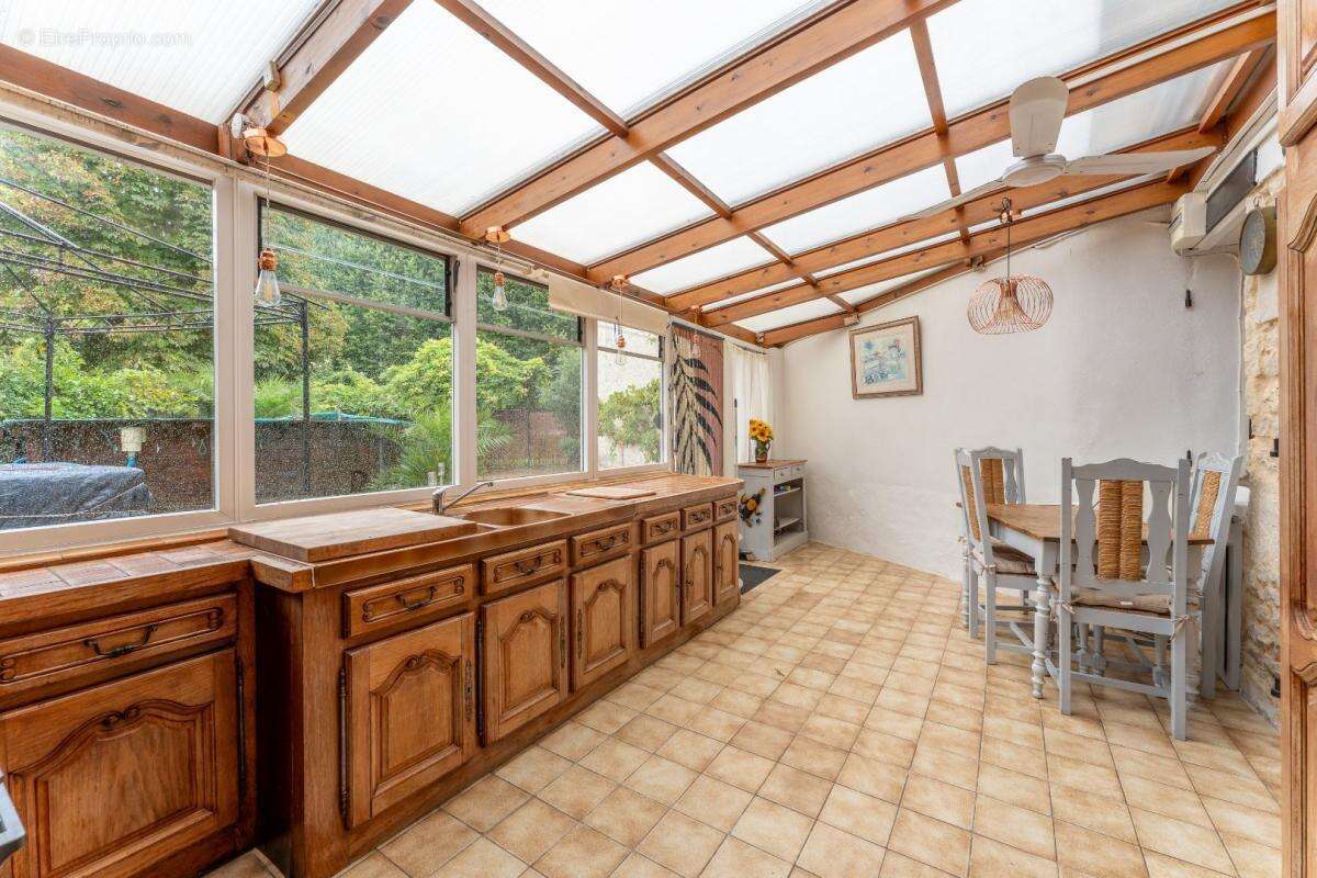 Maison à NANTEUIL-EN-VALLEE