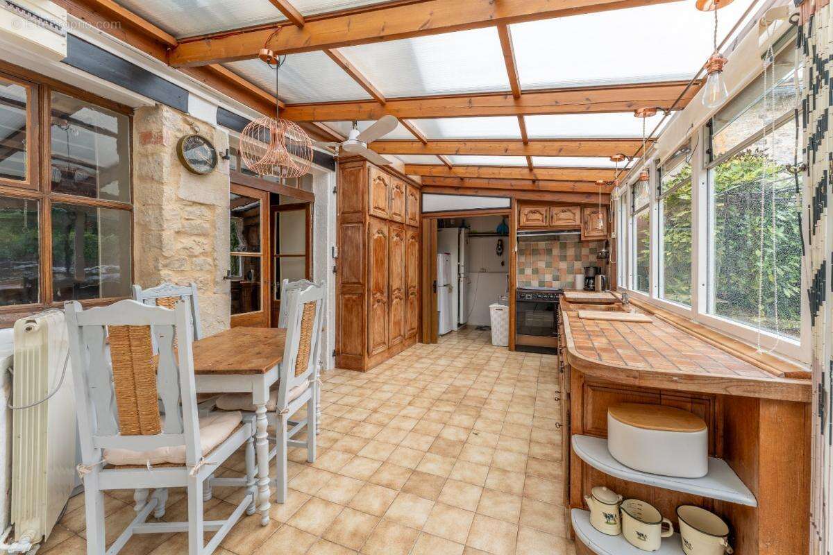 Maison à NANTEUIL-EN-VALLEE