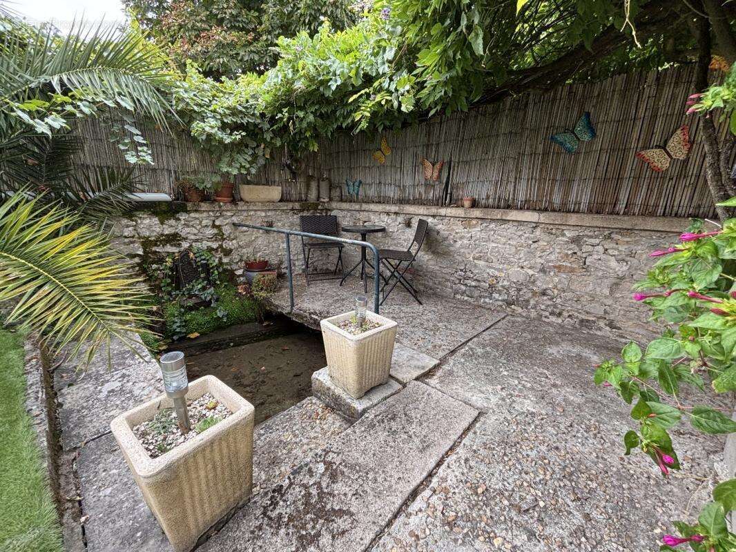 Maison à NANTEUIL-EN-VALLEE