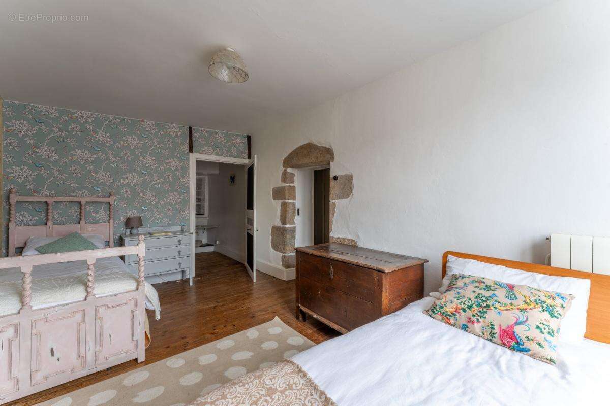 Maison à NANTEUIL-EN-VALLEE