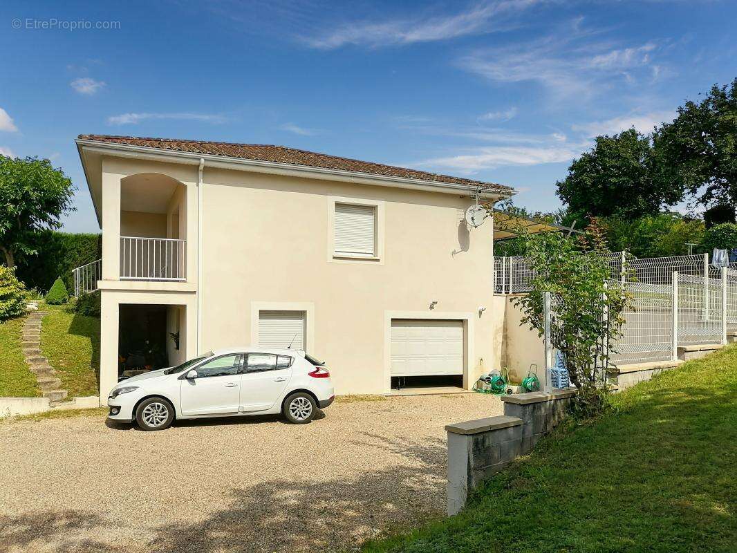 Maison à SAINT-ASTIER