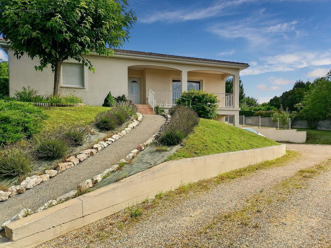 Maison à SAINT-ASTIER
