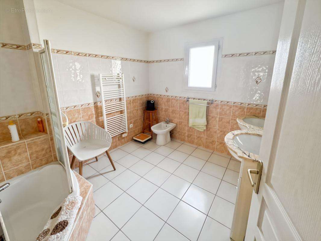 Maison à SAINT-ASTIER