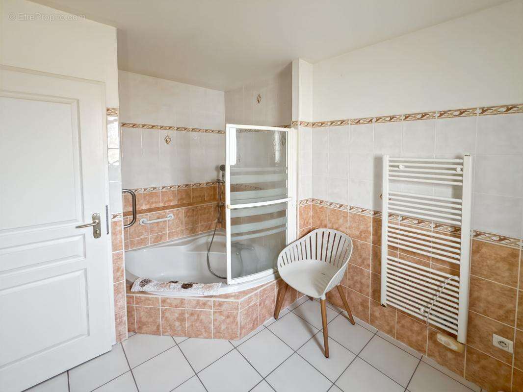 Maison à SAINT-ASTIER