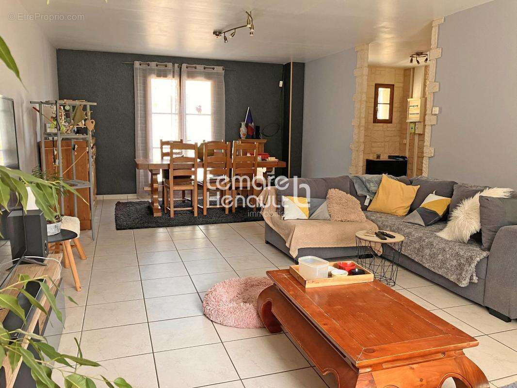 Maison à ECLUZELLES