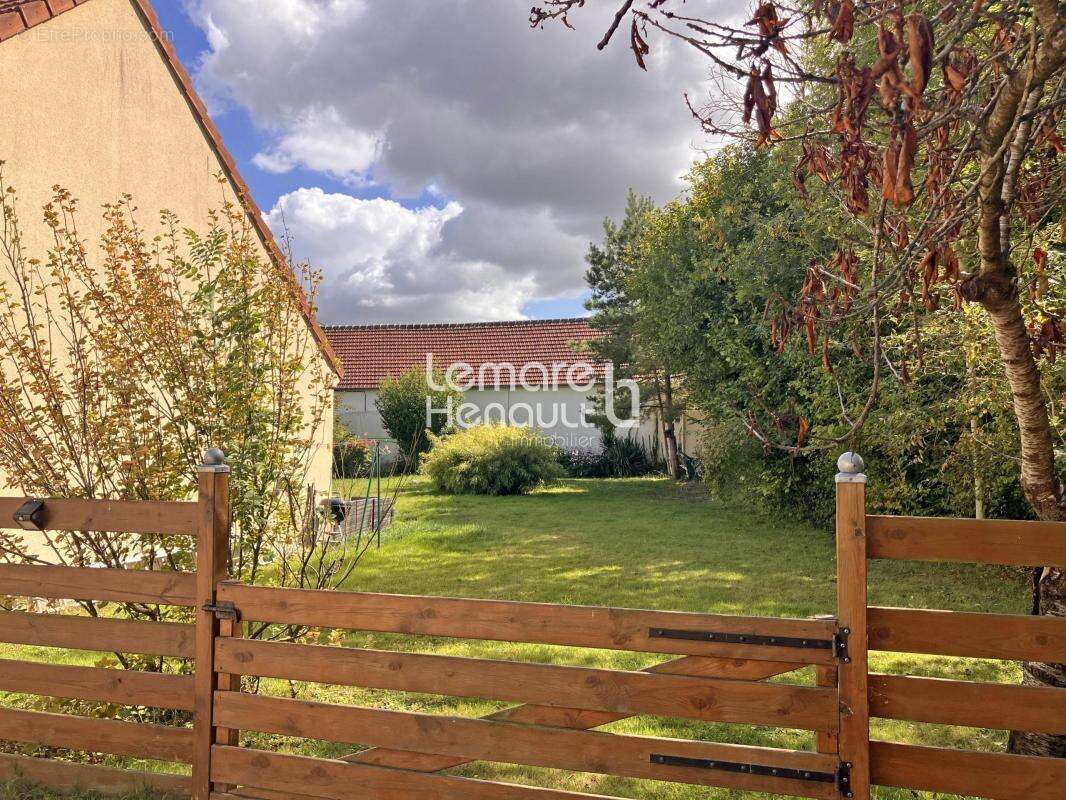 Maison à ECLUZELLES