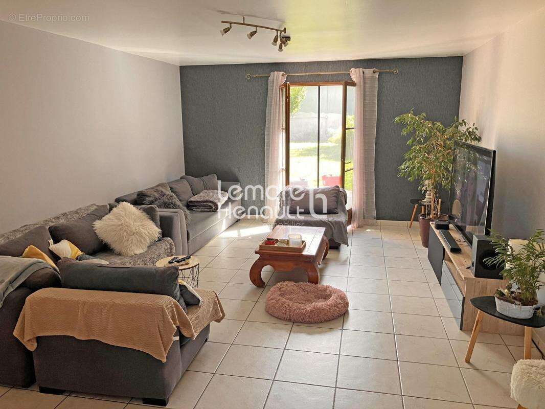 Maison à ECLUZELLES