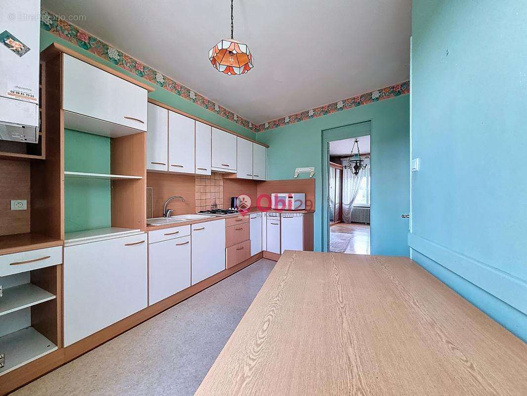 Maison à CHATEAUNEUF-DU-FAOU