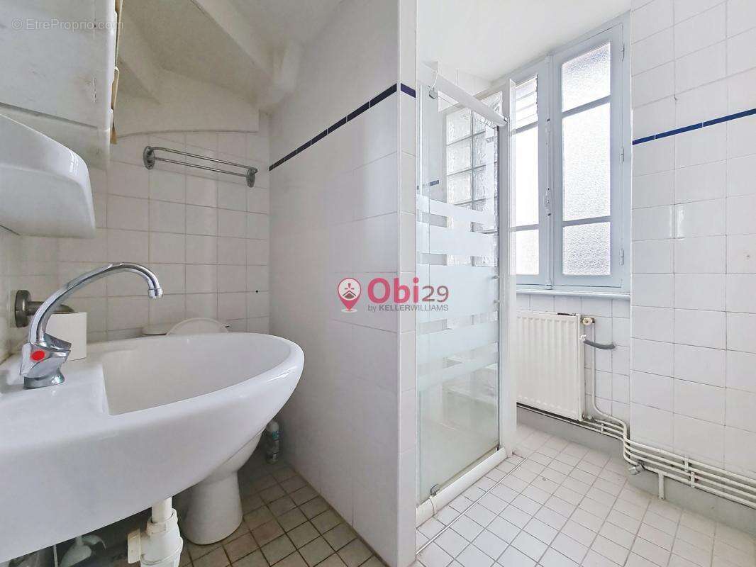 Maison à CHATEAUNEUF-DU-FAOU