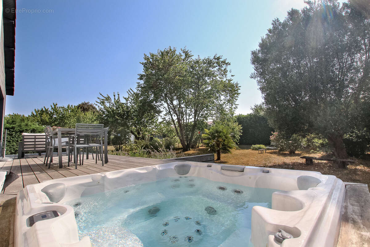 Maison à SAINT-AGNANT