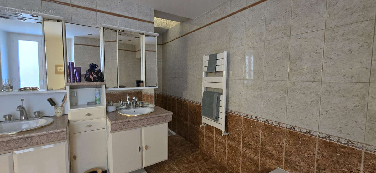 Maison à VILLEMAGNE-L&#039;ARGENTIERE