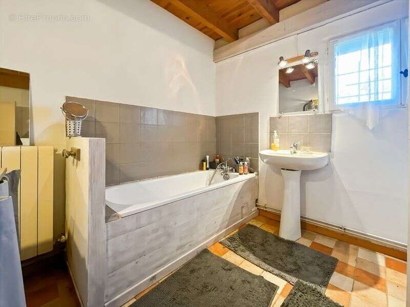 Maison à MONTAUT-LES-CRENEAUX