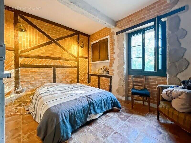 Maison à MONTAUT-LES-CRENEAUX