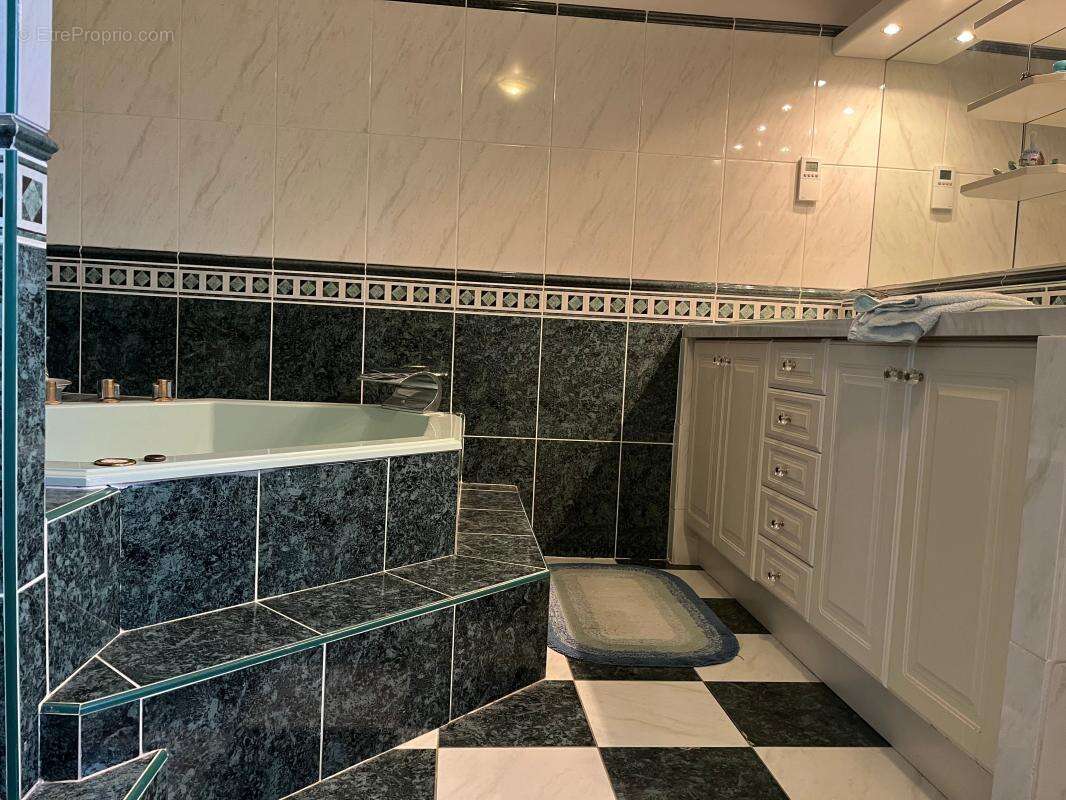 Maison à VILLEVEYRAC