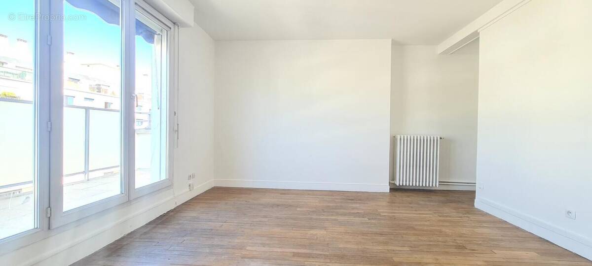 Appartement à PARIS-15E
