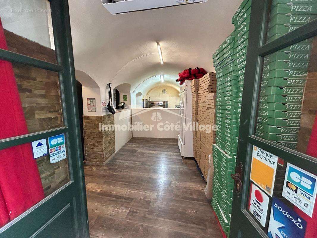 Commerce à L&#039;ESCARENE