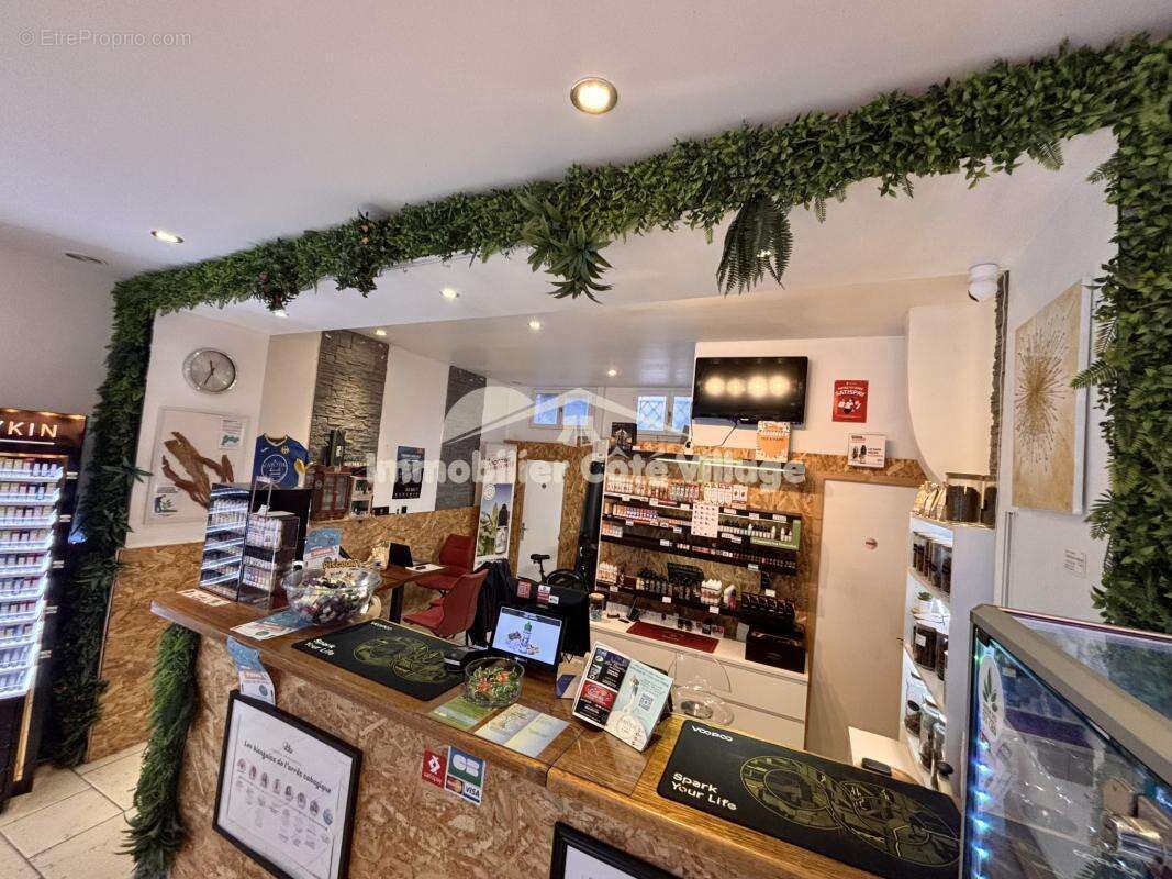 Commerce à LA TRINITE