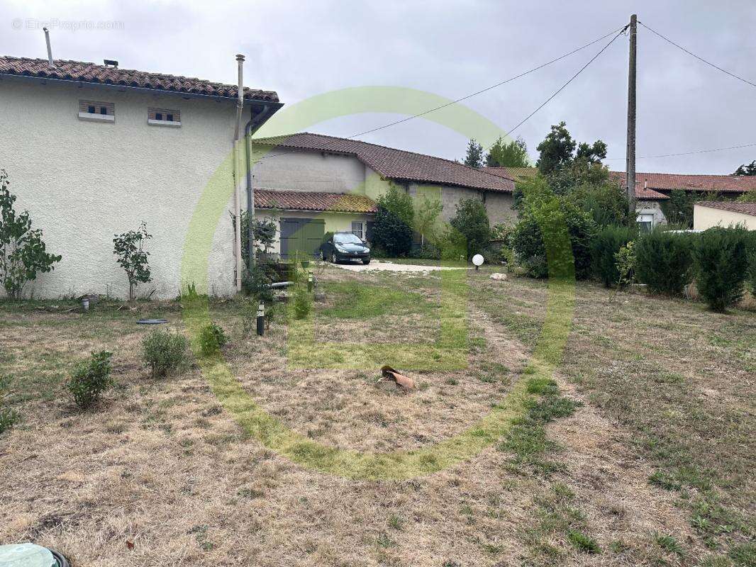 Maison à MONTEMBOEUF