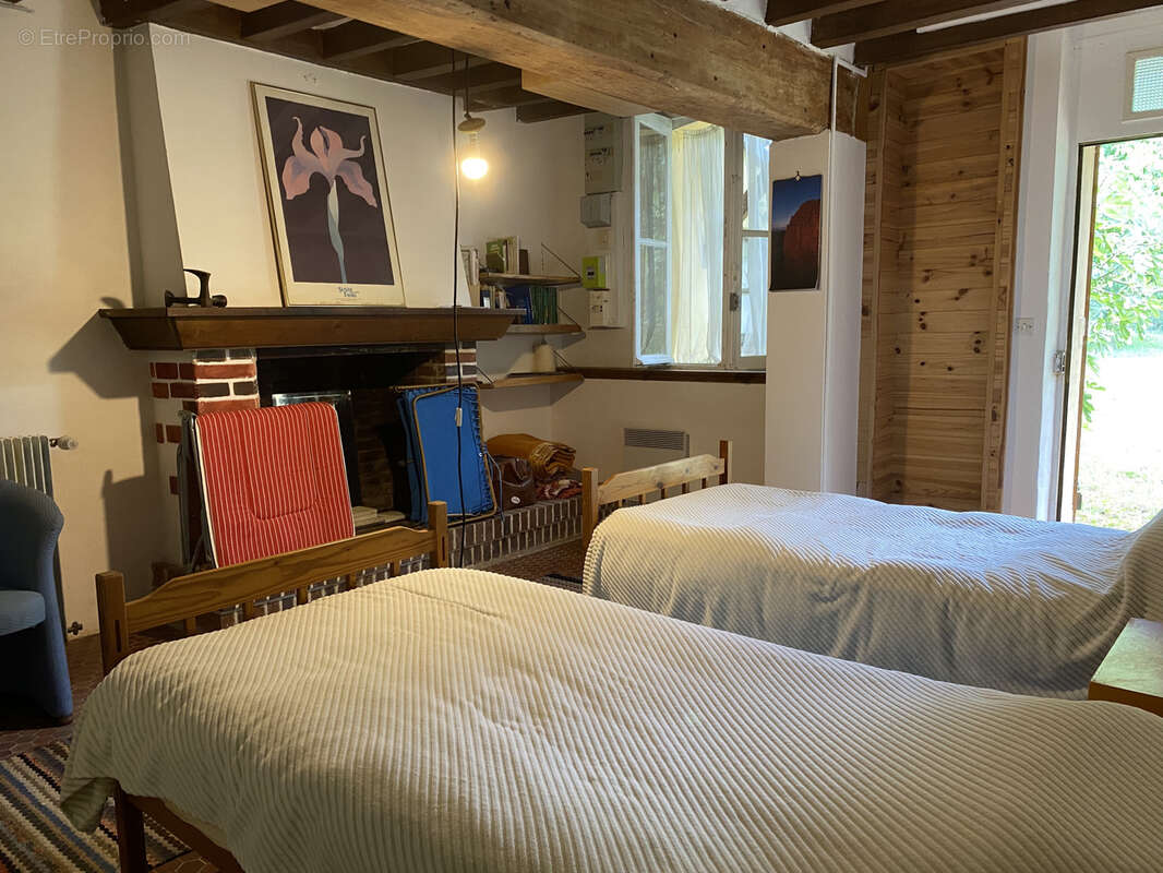 Maison à MONTCORBON