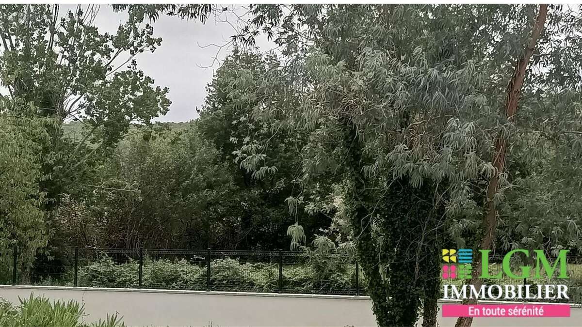 Terrain à SAINT-FELIX-DE-RIEUTORD