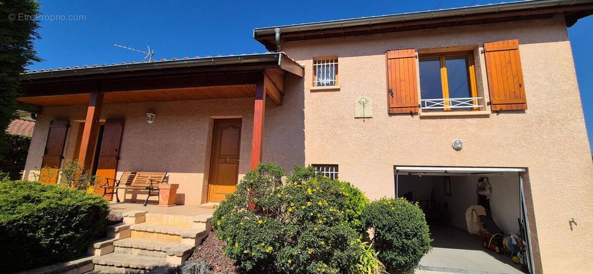 Maison à VAULX-EN-VELIN