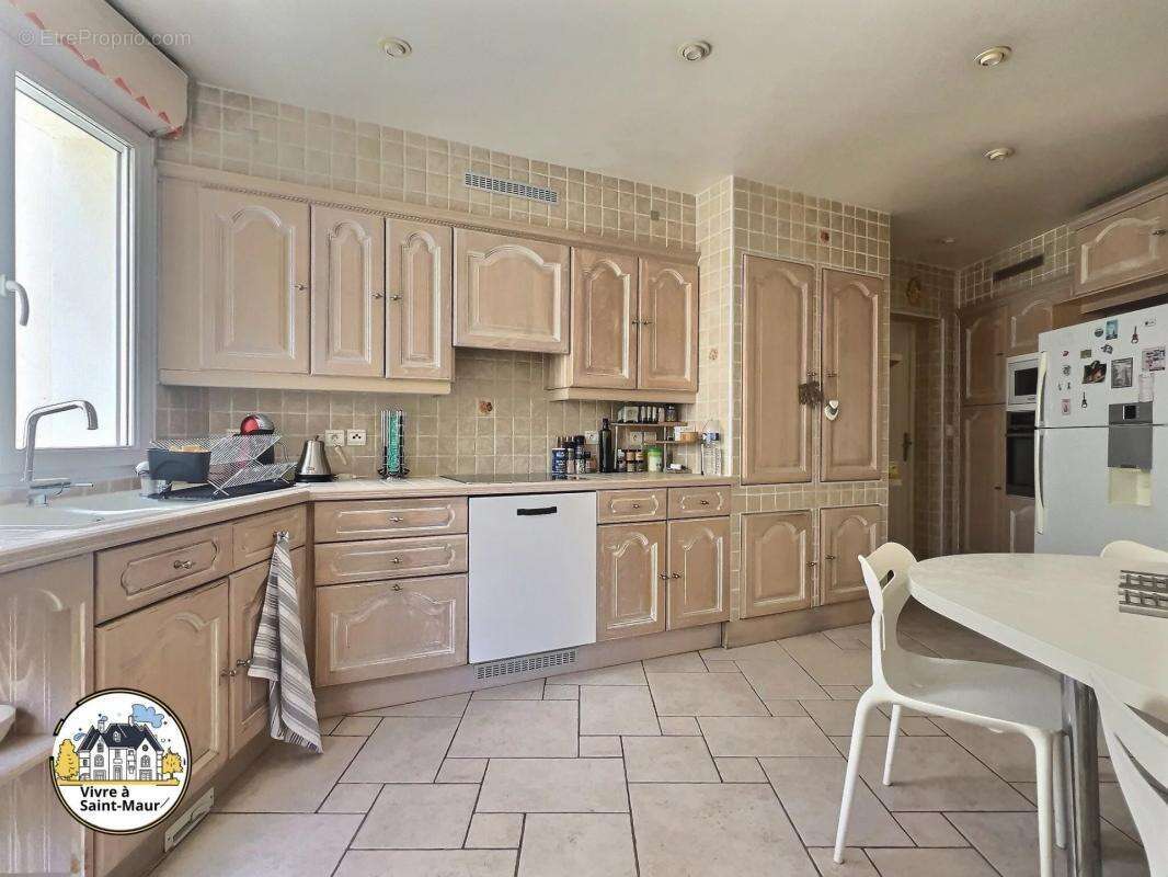 Maison à SAINT-MAUR-DES-FOSSES