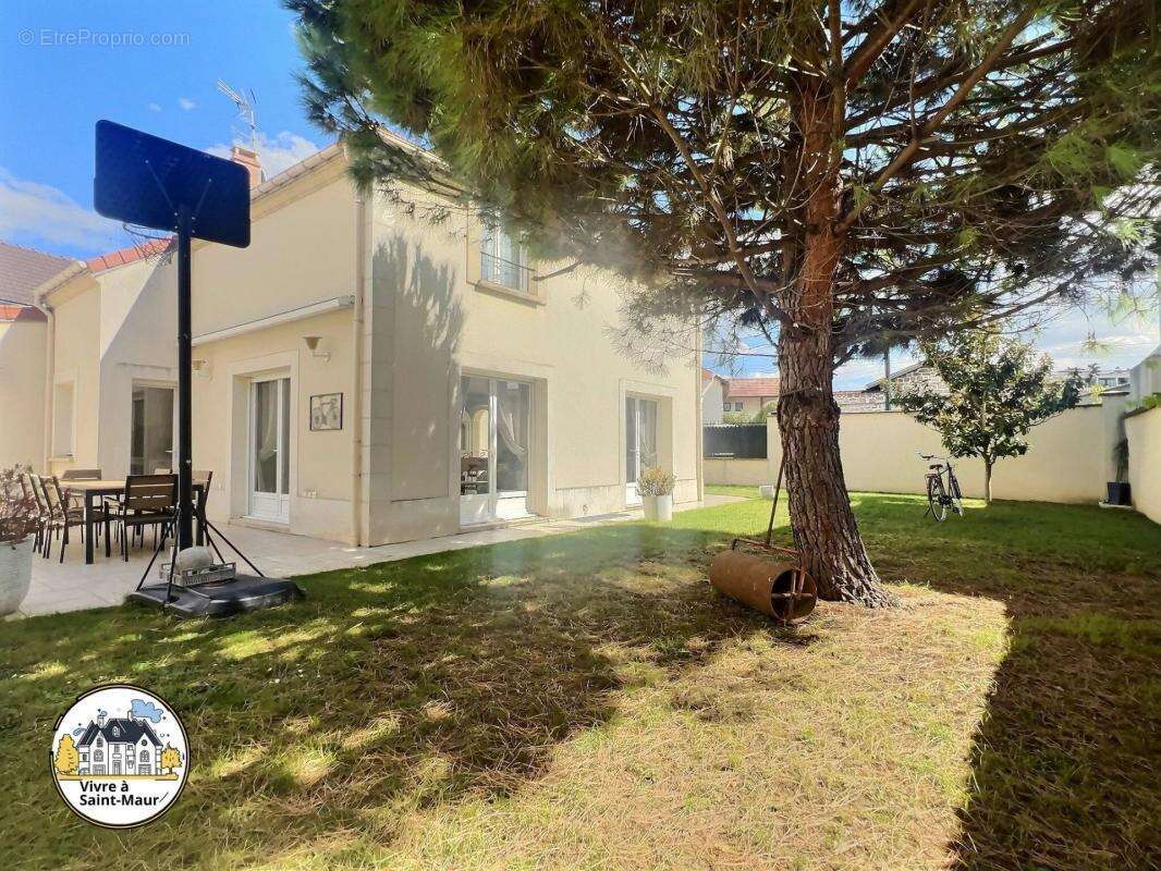 Maison à SAINT-MAUR-DES-FOSSES