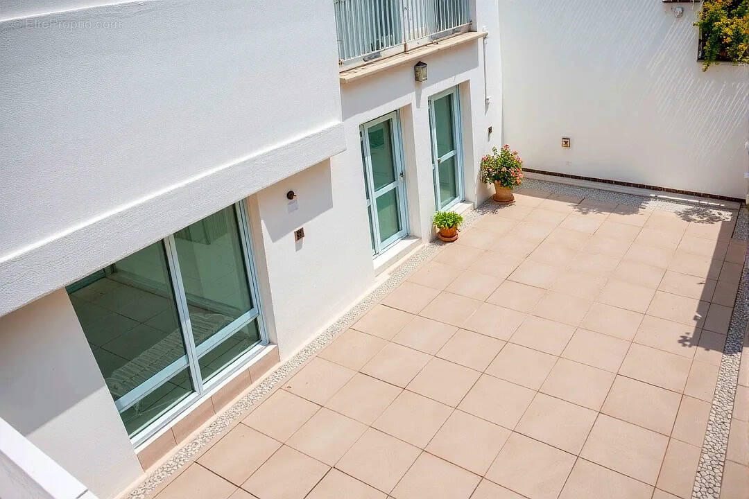 Appartement à MARSEILLE-5E