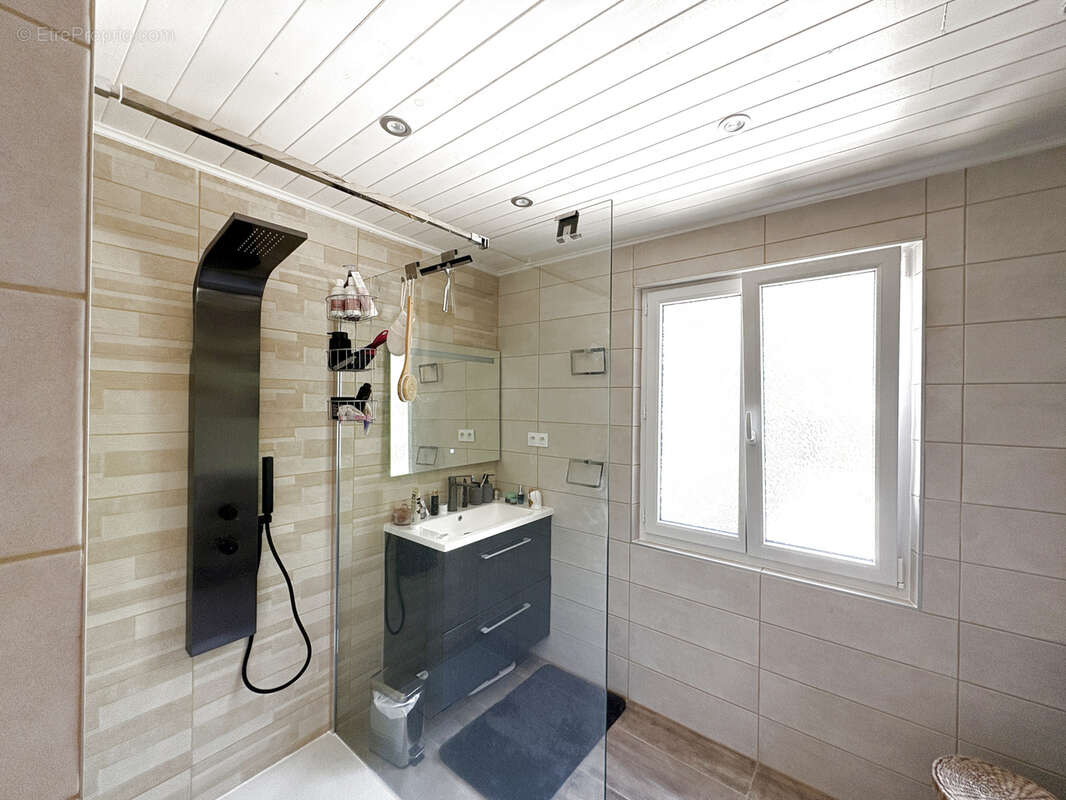 Maison à SAUVETERRE-LA-LEMANCE