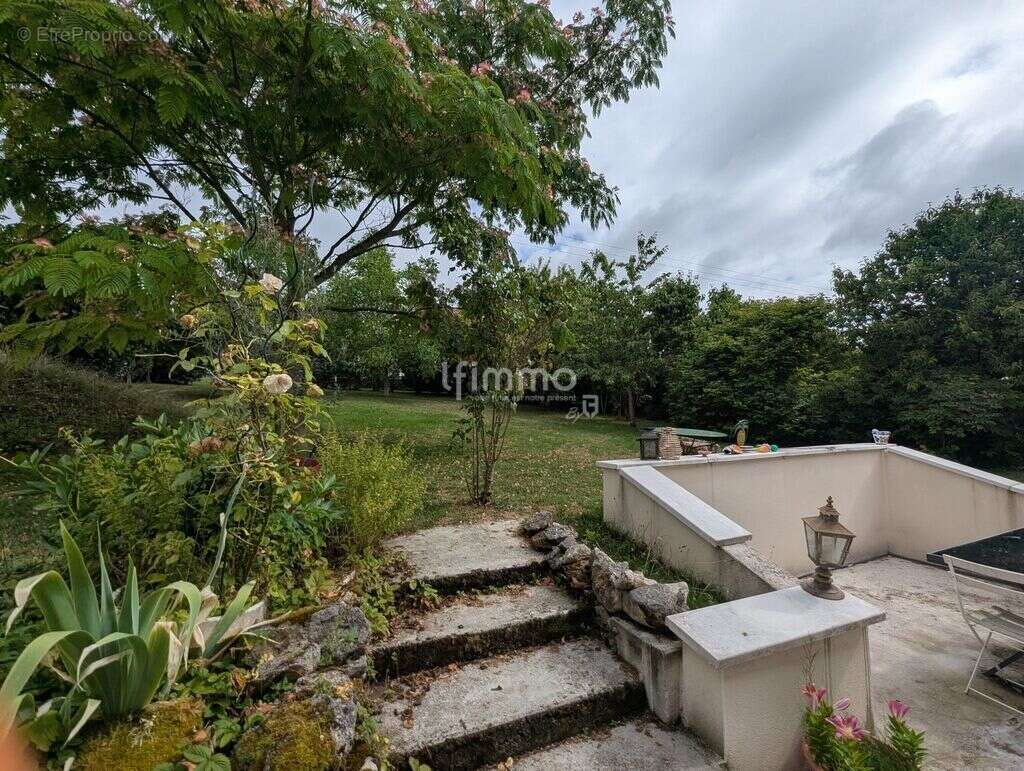 Maison à LONGUEVILLE