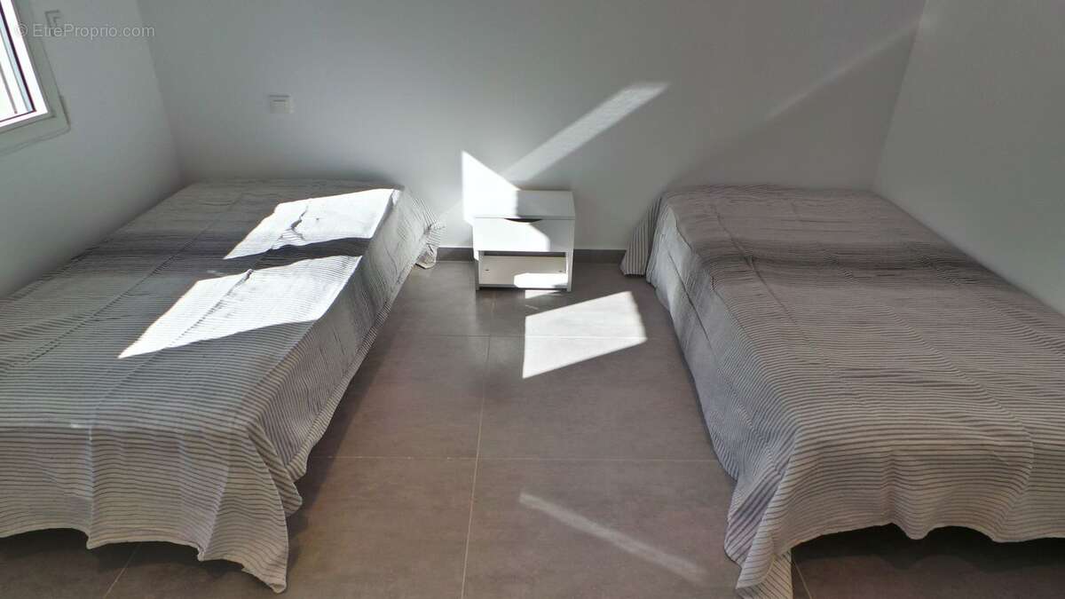 Maison à LES ISSAMBRES