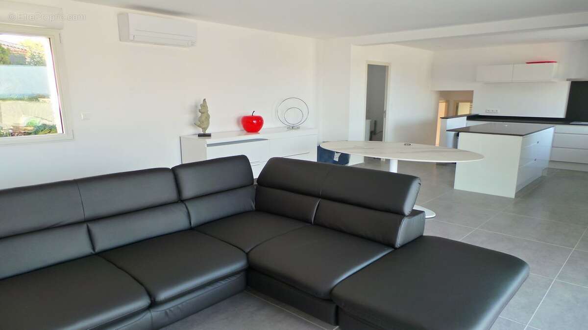 Maison à LES ISSAMBRES