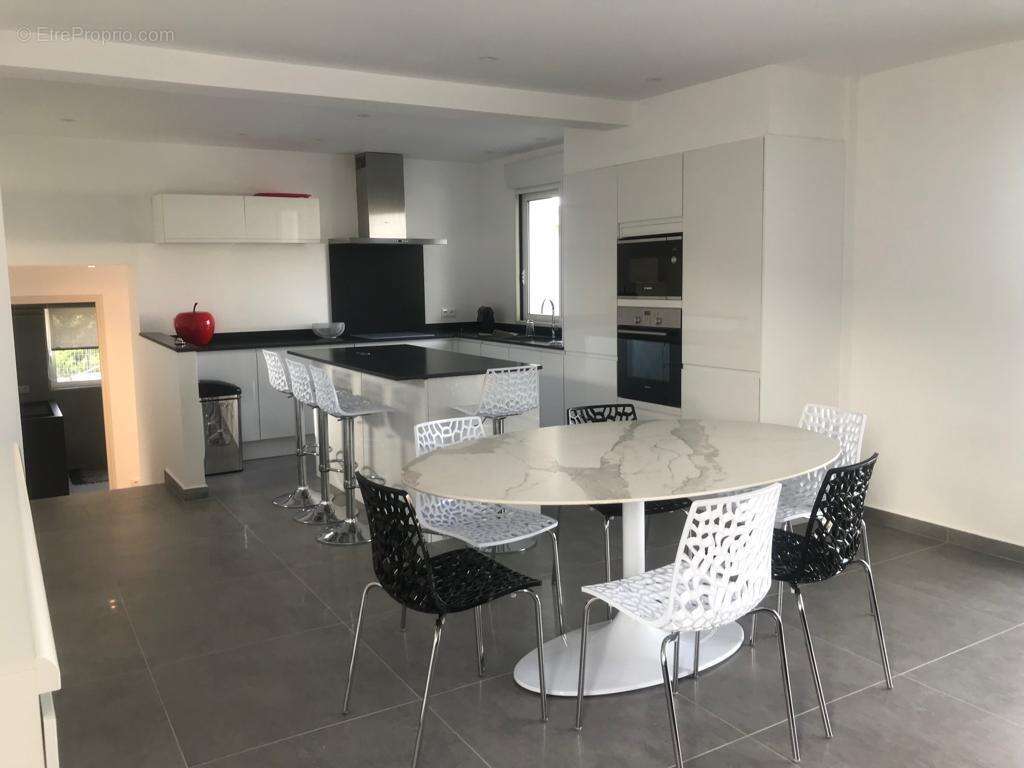 Maison à LES ISSAMBRES