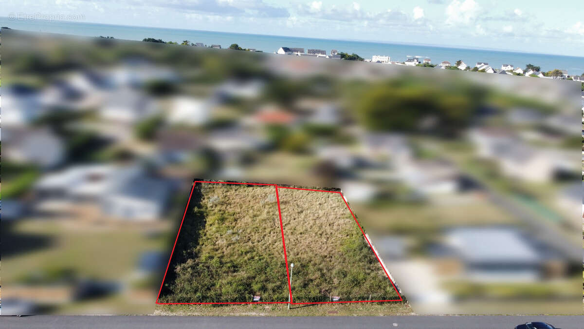 Terrain à SAINT-JEAN-DE-LA-RIVIERE