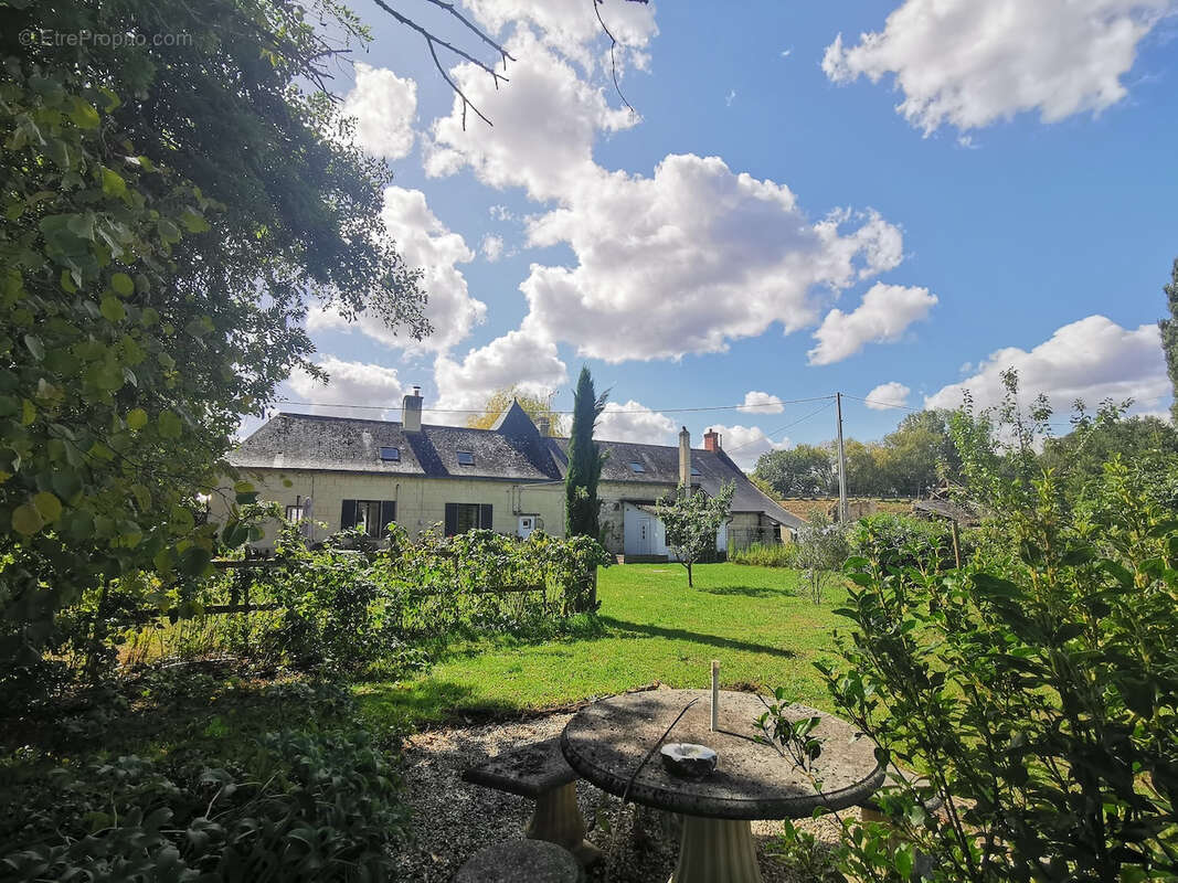 Maison à VARENNES-SUR-LOIRE