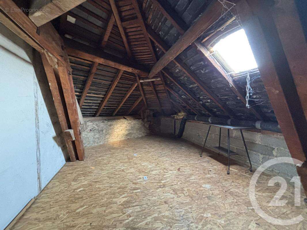 Appartement à SAINT-VICTURNIEN