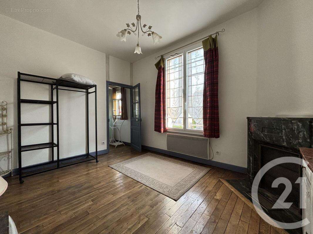 Appartement à SAINT-VICTURNIEN