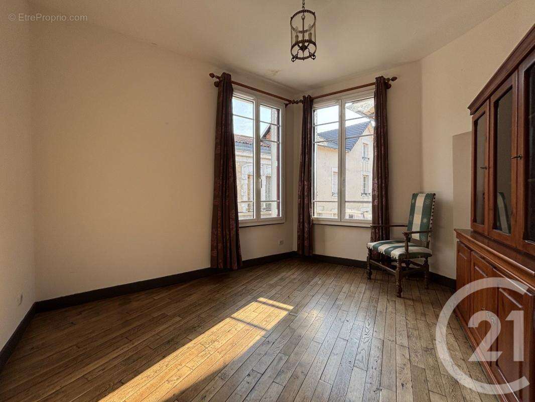 Appartement à SAINT-VICTURNIEN