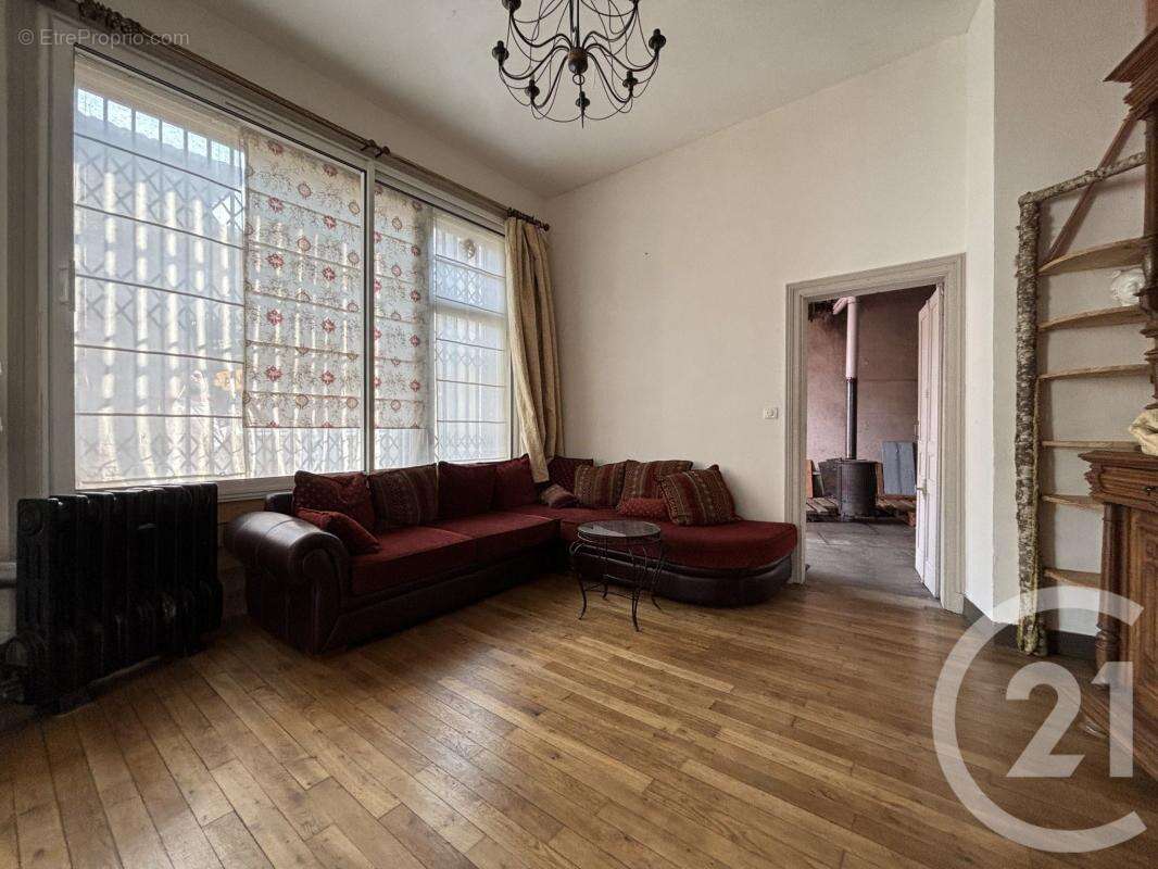 Appartement à SAINT-VICTURNIEN