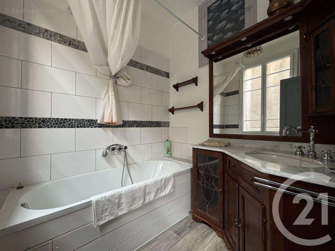 Appartement à SAINT-VICTURNIEN