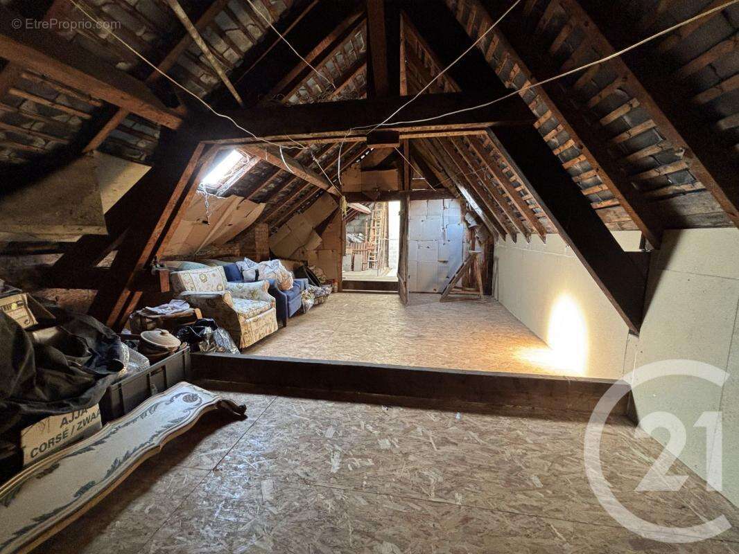 Appartement à SAINT-VICTURNIEN